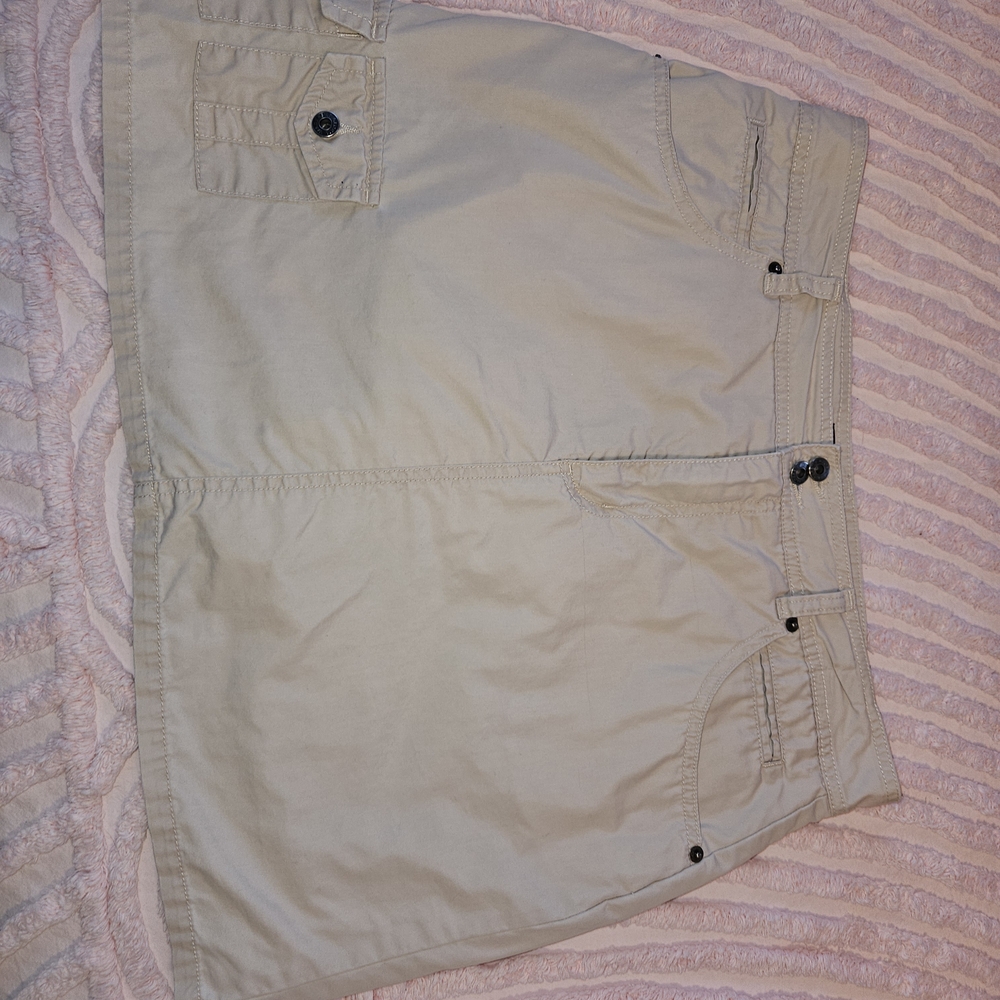 Gloria Vanderbilt Beige Skorts